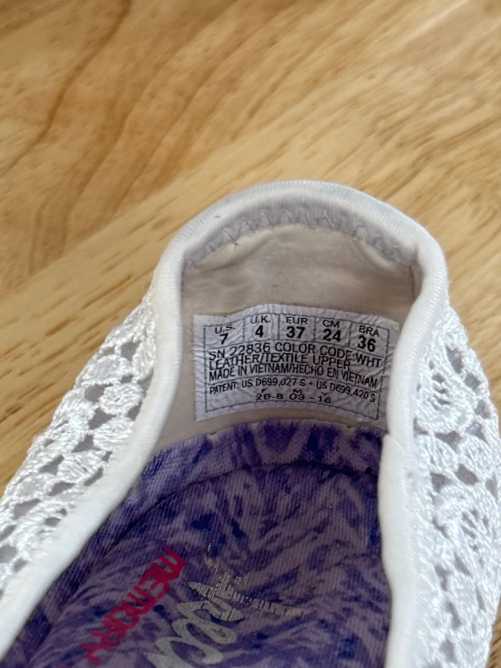 Whimsical Fairy Skechers White Leather Crochet Slip-On Comfort Flats Size 7